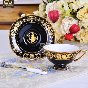 Európska kosti čína šálku kávy s tanier a lyžicu British popoludňajší čaj razené zlaté keramické kvet šálku čaju darčekovej krabičke